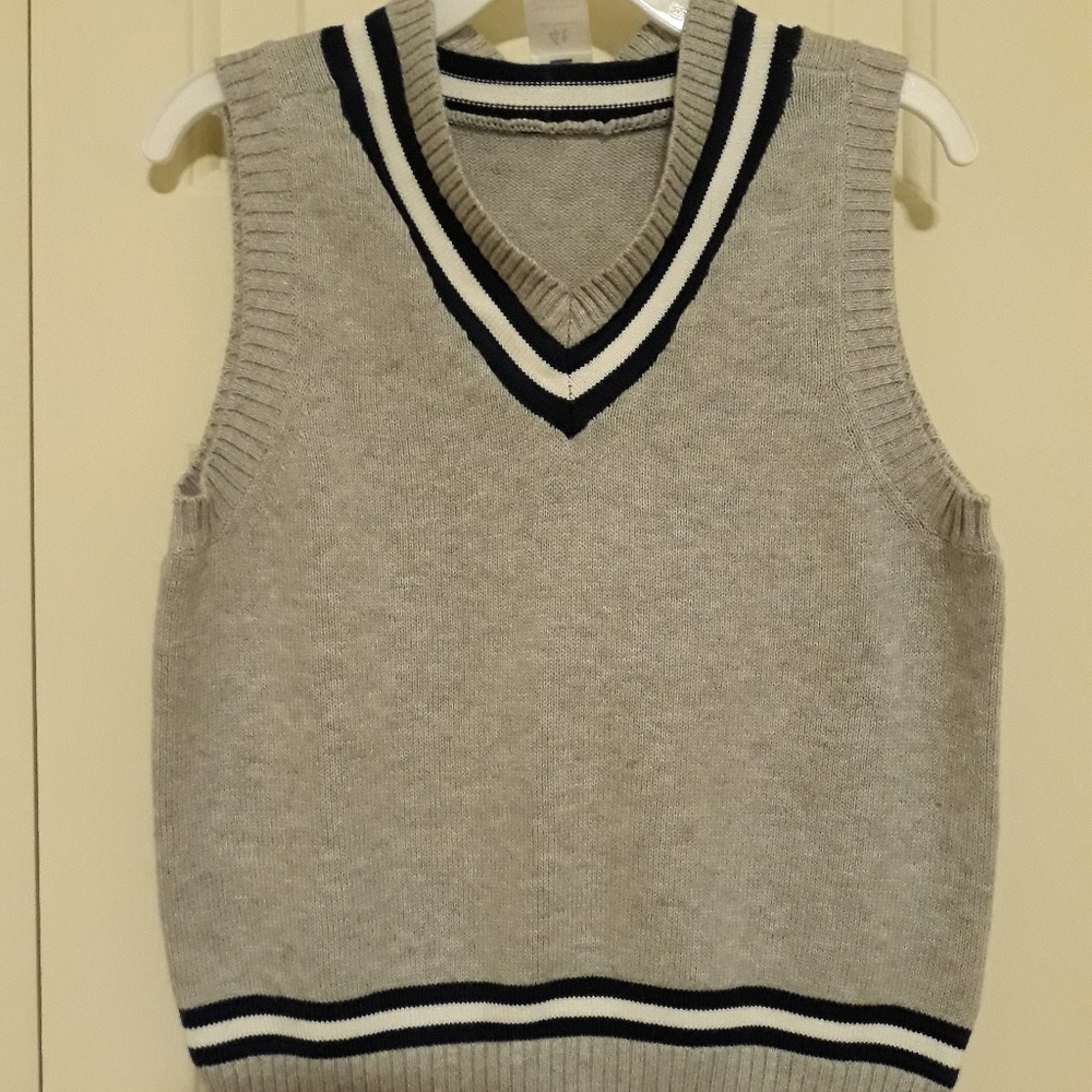Carters jo4T Grey Sweater Vest Great Condition